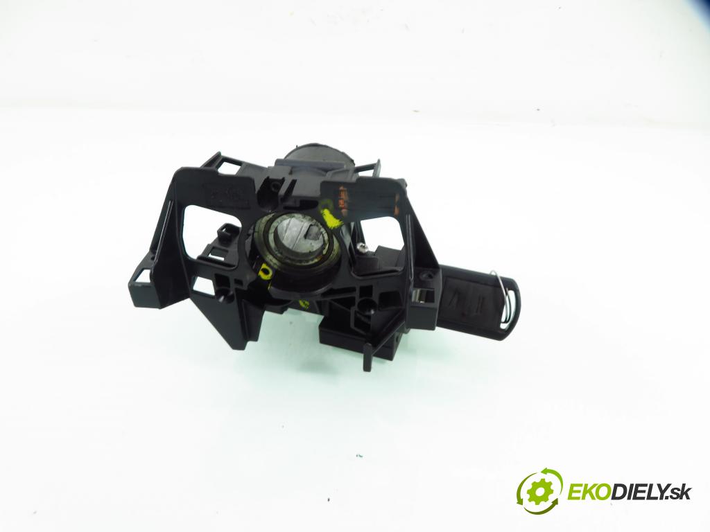 OPEL CORSA C (X01) HB 2002 55,00 1.7 DTI - Y 17 DT 1686,00 spínačka 24445098 ; 90589389 ; 90589389 (Spínací skříňka)