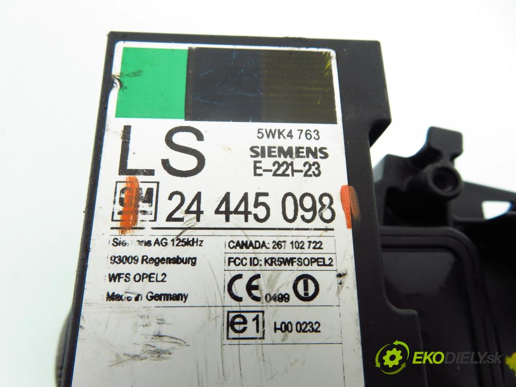 OPEL CORSA C (X01) HB 2002 55,00 1.7 DTI - Y 17 DT 1686,00 spínačka 24445098 ; 90589389 ; 90589389 (Spínací skříňka)