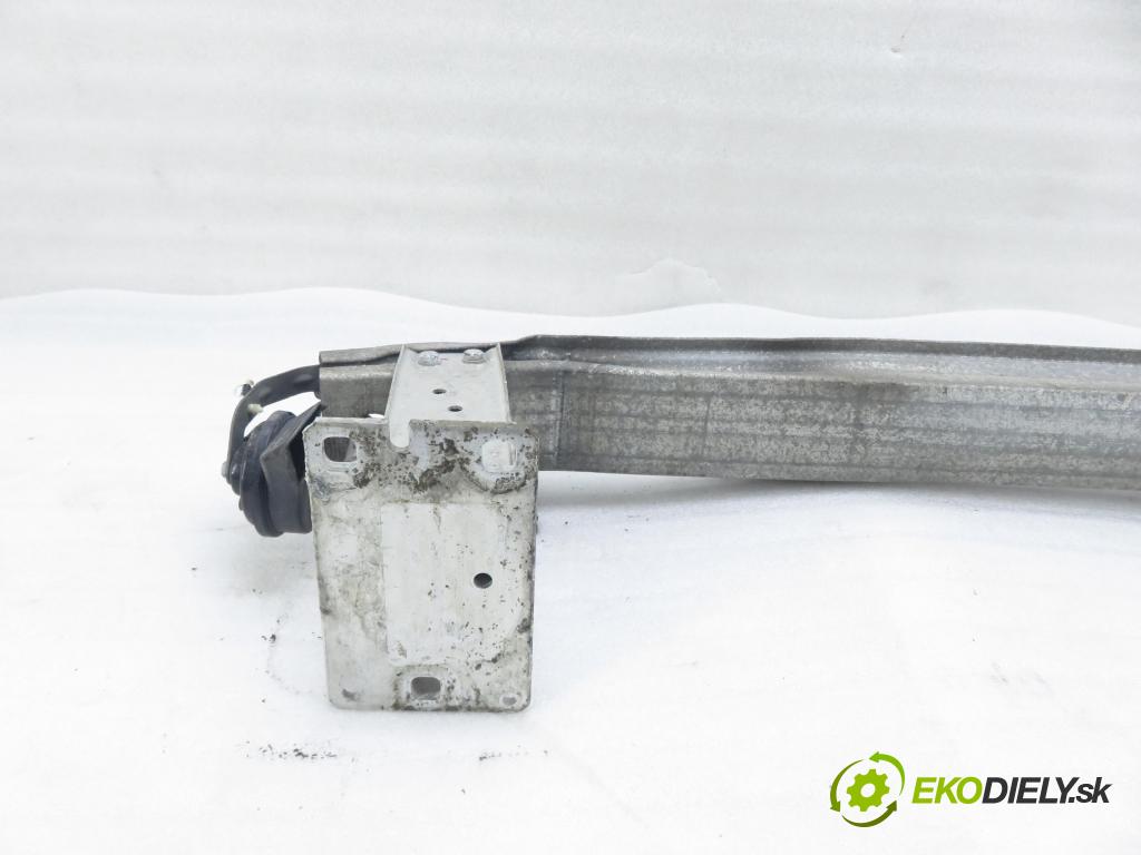 AUDI A5 (8T3) COUPE 2009 140,00 2.7 TDI - CGKA 2698,00 Výstuha čelné 8K0807113B