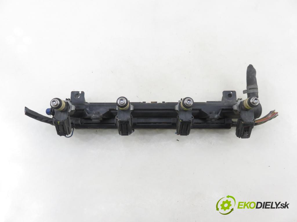 SEAT IBIZA III (6L1) HB 2003 55,00 1.4 16V - BBY 1390,00 lišta vstřikovací 3330A03574 ; 036906031M ; 036971824A (Vstřikovací lišta)