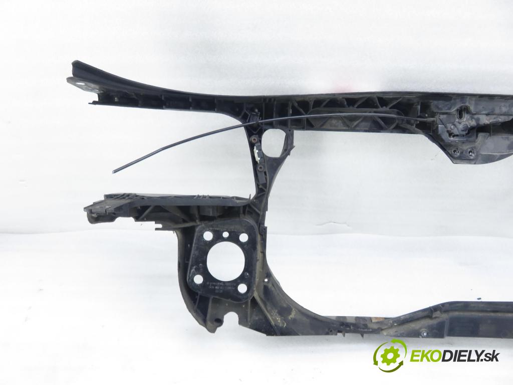 AUDI A4 (8E2, B6) SEDAN 2003 132,00 2.5 TDI V6 180 quattro - AKE 2496,00 držák přední část 8E0805594A