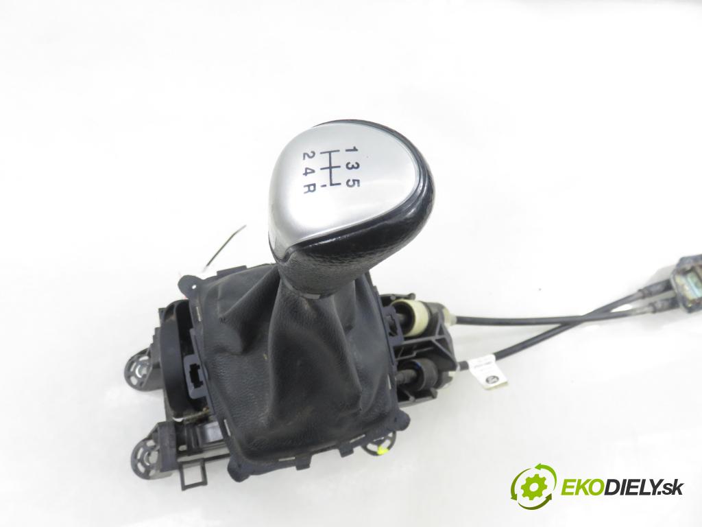 FORD FIESTA VI Van HB 2010 51,00 1.4 TDCi - KVJA 1399,00 ZVEDÁK: CA6R7C453MBA