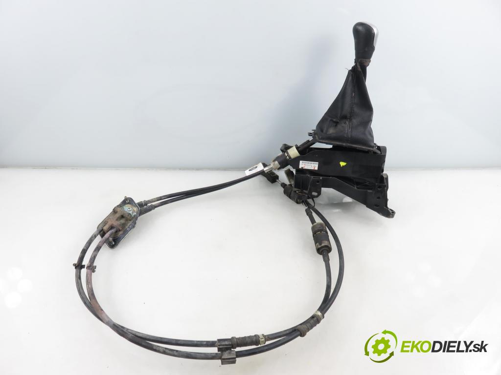 FORD FIESTA VI Van HB 2010 51,00 1.4 TDCi - KVJA 1399,00 ZVEDÁK: CA6R7C453MBA