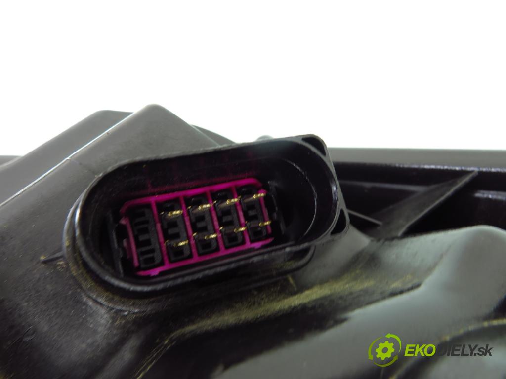 FORD FIESTA VI Van HB 2010 51,00 1.4 TDCi - KVJA 1399,00 světlo PP