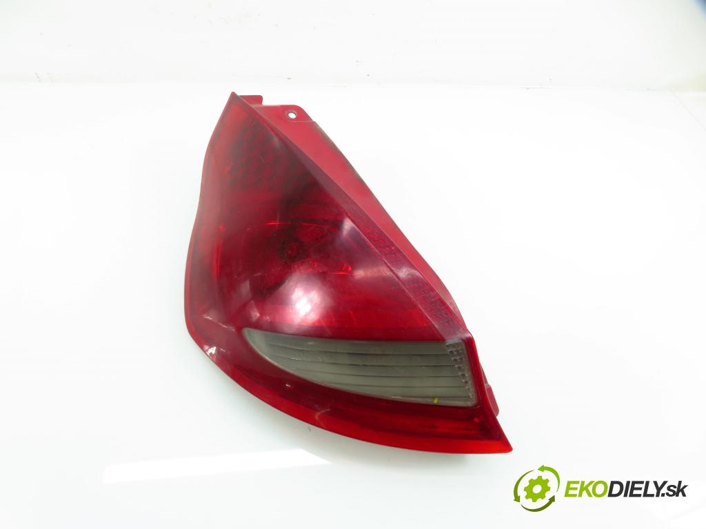 FORD FIESTA VI Van HB 2010 51,00 1.4 TDCi - KVJA 1399,00 Svetlo ľavé zadné 8A6113405A