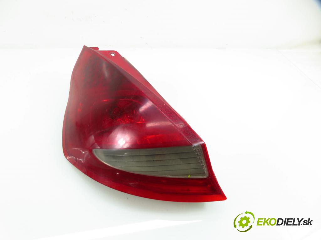 FORD FIESTA VI Van HB 2010 51,00 1.4 TDCi - KVJA 1399,00 světlo levé zadní 8A6113405A
