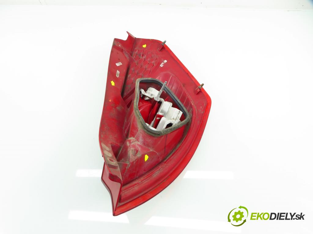 FORD FIESTA VI Van HB 2010 51,00 1.4 TDCi - KVJA 1399,00 světlo levé zadní 8A6113405A