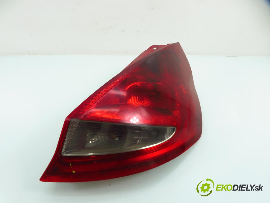 FORD FIESTA VI Van HB 2010 51,00 1.4 TDCi - KVJA 1399,00 Svetlo pravé zadné BA6113404A