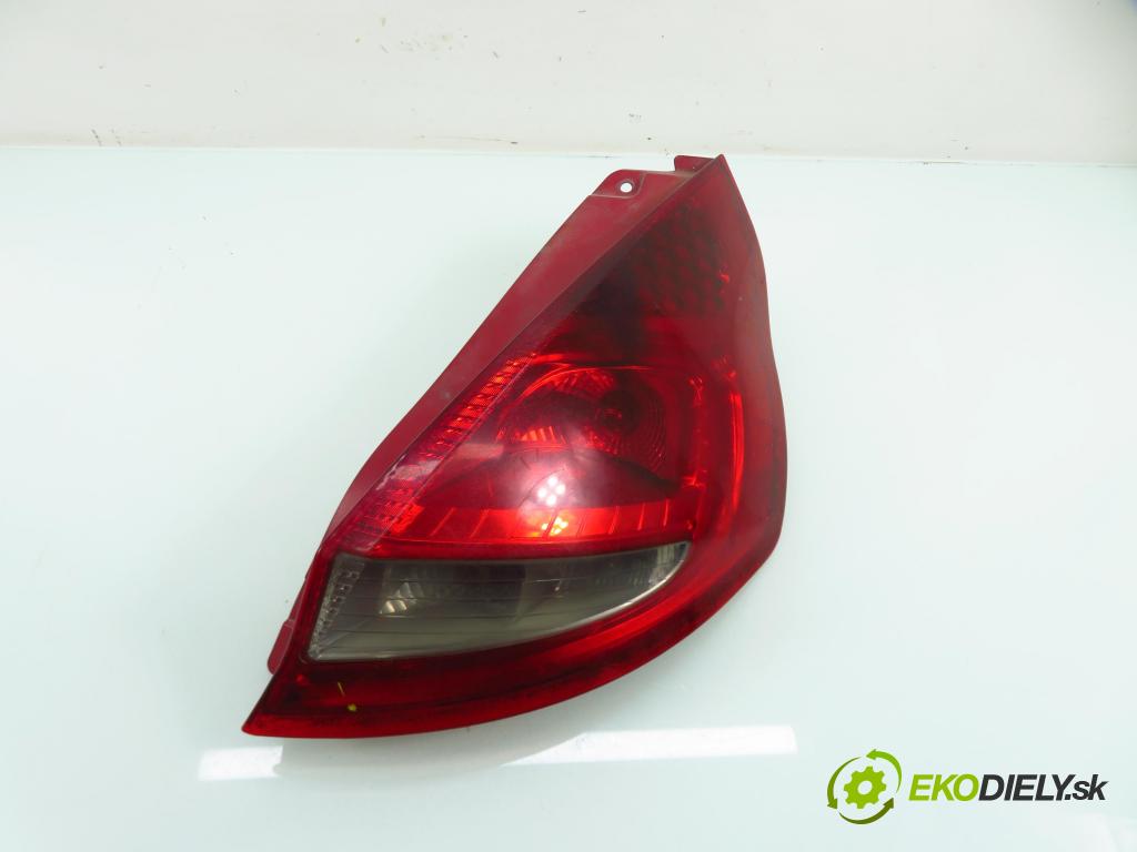 FORD FIESTA VI Van HB 2010 51,00 1.4 TDCi - KVJA 1399,00 Svetlo pravé zadné BA6113404A