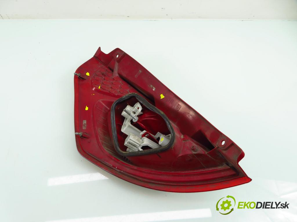 FORD FIESTA VI Van HB 2010 51,00 1.4 TDCi - KVJA 1399,00 Svetlo pravé zadné BA6113404A