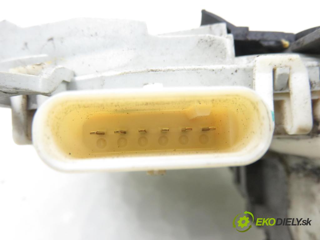 AUDI Q5 (8R) SUV 2010 176,00 3.0 TDI quattro - CCWA 2967,00 zámok 8J1837016C