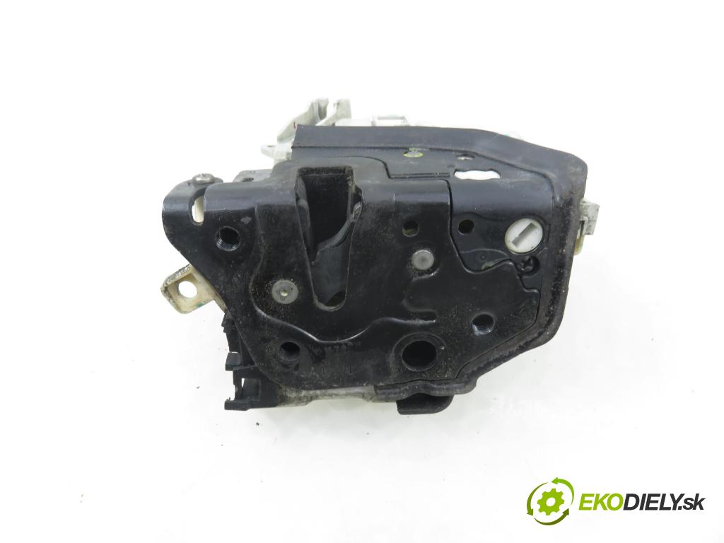 AUDI Q5 (8R) SUV 2010 176,00 3.0 TDI quattro - CCWA 2967,00 zámok 8J1837016C