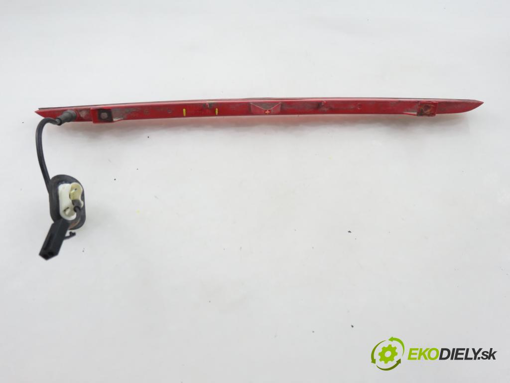 AUDI Q5 (8R) SUV 2010 176,00 3.0 TDI quattro - CCWA 2967,00 svetlo bŕzd 8R0945097