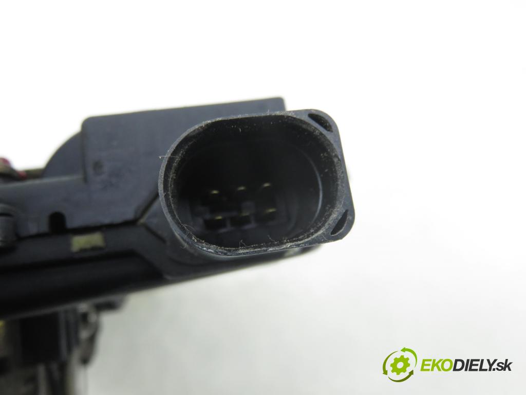 SKODA OCTAVIA I (1U2) LIFTBACK 2000 66,00 1.9 TDI 90- AGR 1896,00 zámok 3B4839115A