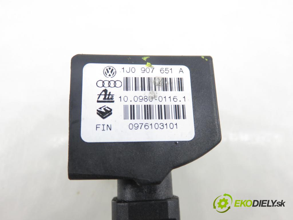 VW GOLF IV (1J1) HB 2001 66,00 1.9 TDI 90 - ALH 1896,00 snímač ESP 1J0907651A ; 10098001161 ; 0976103101