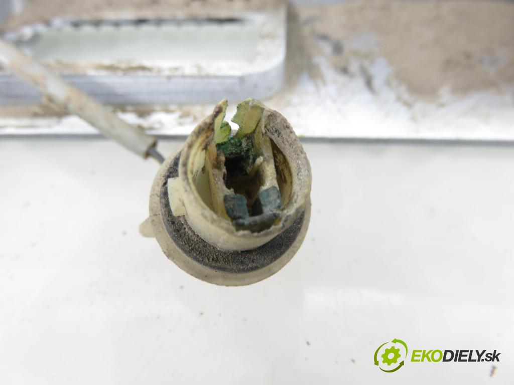 FORD FIESTA VI Van HB 2010 51,00 1.4 TDCi - KVJA 1399,00 zadní část - čelo dveří kufr 8A61A43404BHW