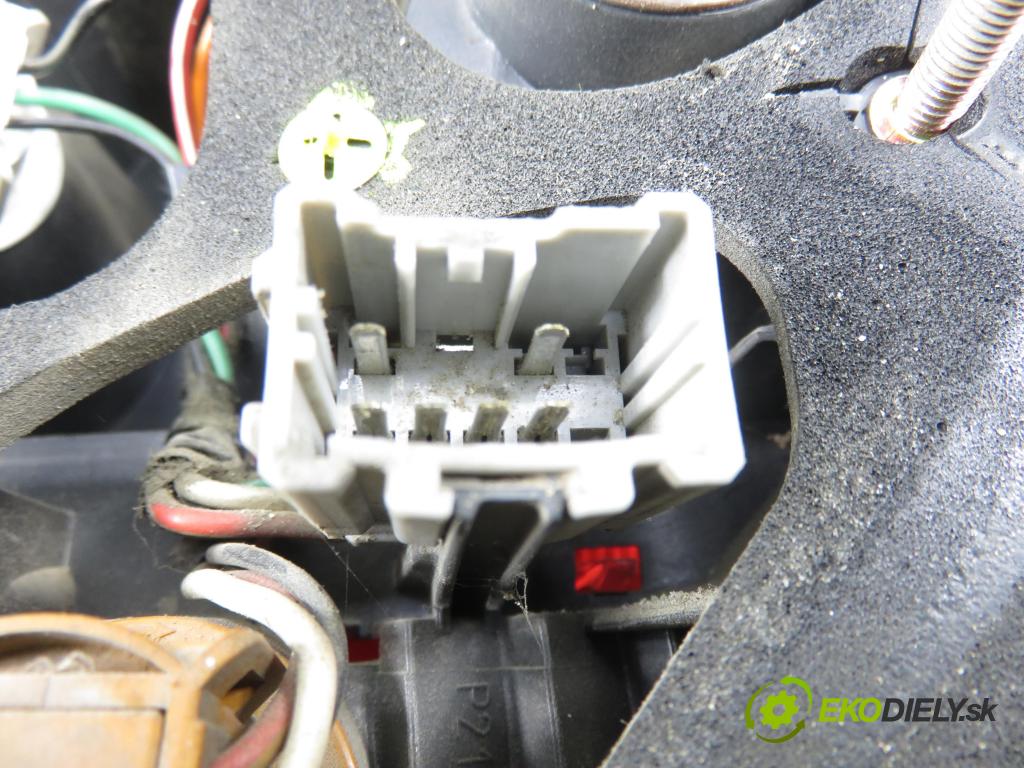 HONDA CIVIC VII Hatchback (EU, EP, EV) HB 2001 66,00 1.4 iS (EP1) 90 - D14Z6 1396,00 světlo levé zadní