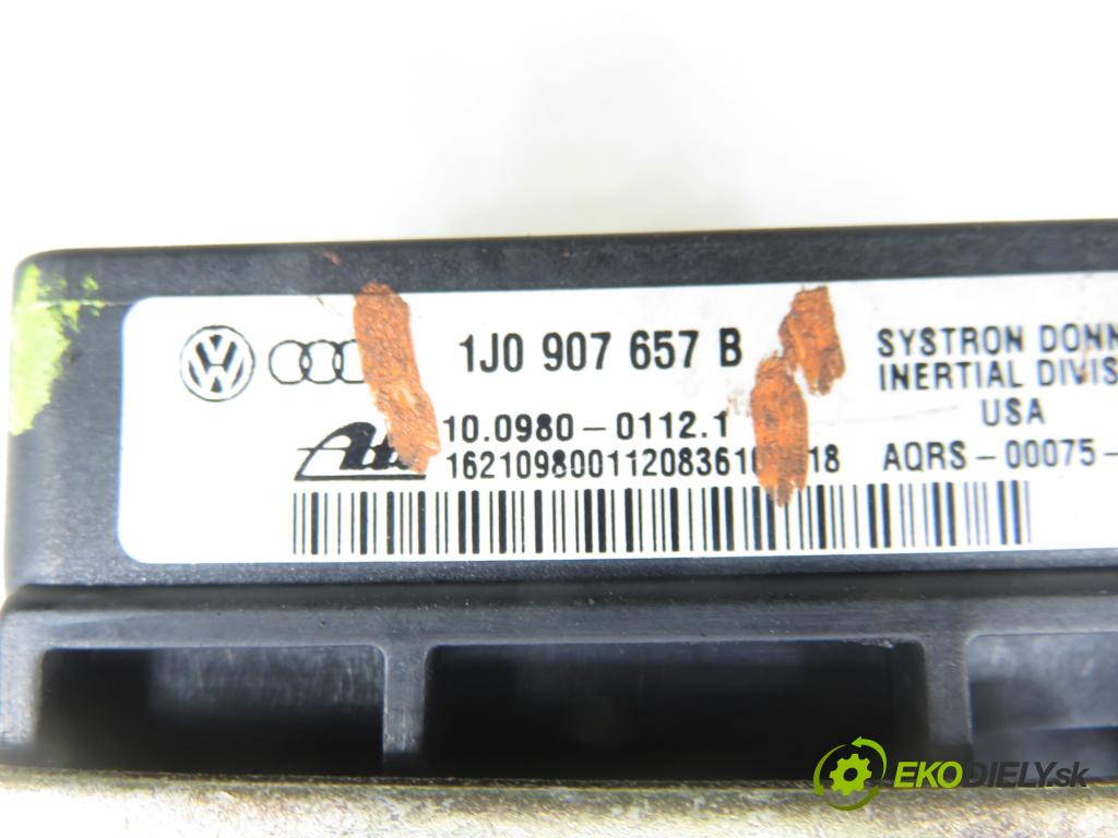 VW GOLF IV (1J1) HB 2001 66,00 1.9 TDI 90 - ALH 1896,00 Snímač ESP 1J0907657B ; 10098001121