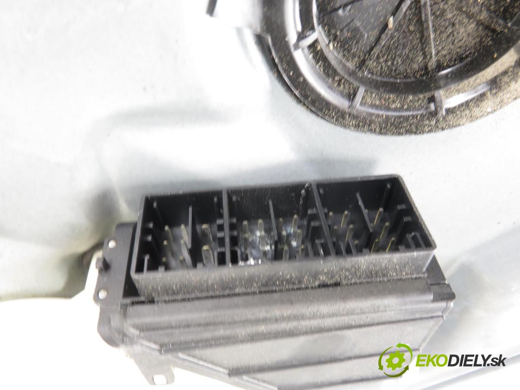 SEAT IBIZA III (6L1) HB 2005 55,00 1.4 16V - BBY 1390,00 mechanismus oken 6L4837751CS ; 6L4837755P