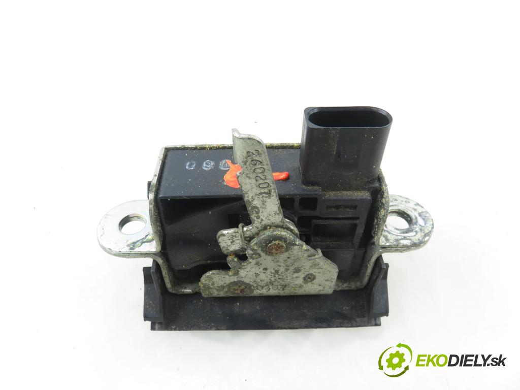 SEAT LEON (1P1) HB 2007 77,00 1.9 TDI - BLS 1896,00 zámok dveří kufr EL. 1P0827505A