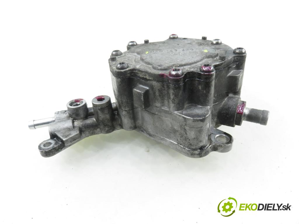 AUDI A4 Avant (8E5, B6) KOMBI 2003 96,00 1.9 TDI PD 130 - AVF 1896,00 pumpa vakuová 038145209C