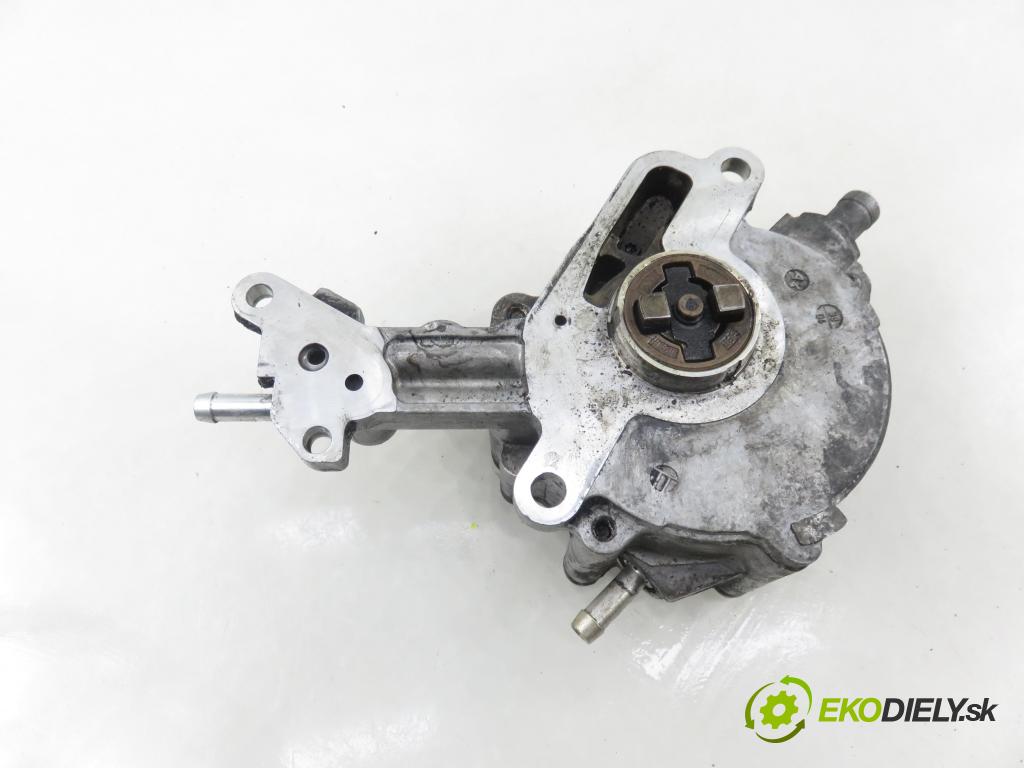 AUDI A4 Avant (8E5, B6) KOMBI 2003 96,00 1.9 TDI PD 130 - AVF 1896,00 pumpa vakuová 038145209C