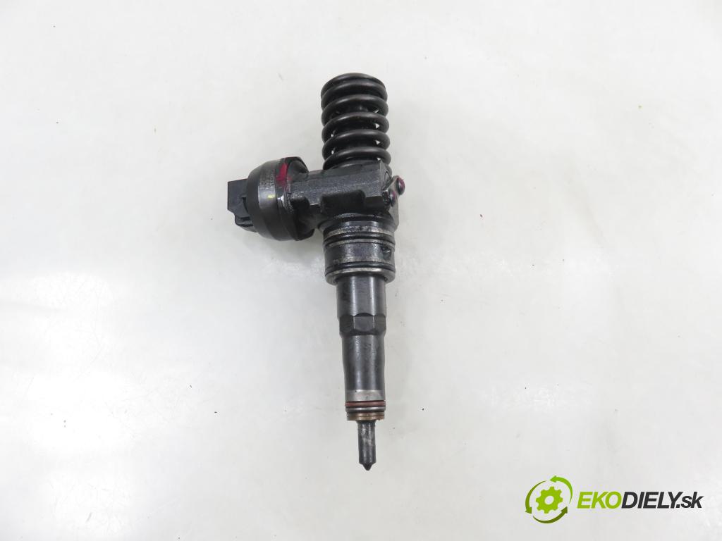 SKODA ROOMSTER (5J) HB 2008 59,00 1.4 TDI - BMS 1422,00 Vstrekovač 038130073BP ; 0414720314 (Vstrekovač paliva)