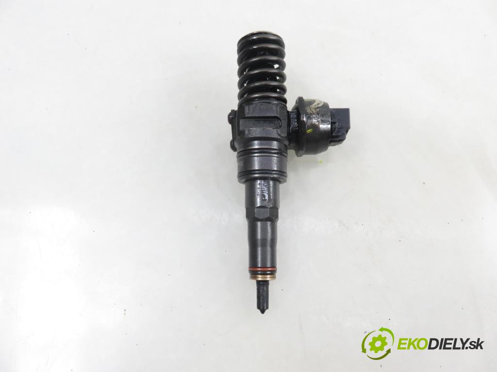 SKODA ROOMSTER (5J) HB 2008 59,00 1.4 TDI - BMS 1422,00 Vstrekovač 038130073BP ; 0414720314 (Vstrekovač paliva)