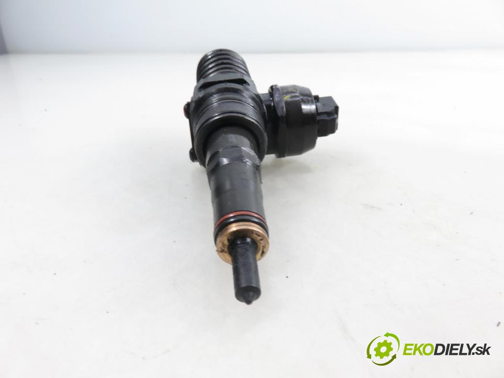 SKODA ROOMSTER (5J) HB 2008 59,00 1.4 TDI - BMS 1422,00 vstříkovač 038130073BP ; 0414720314 (Vstřikovač paliva)
