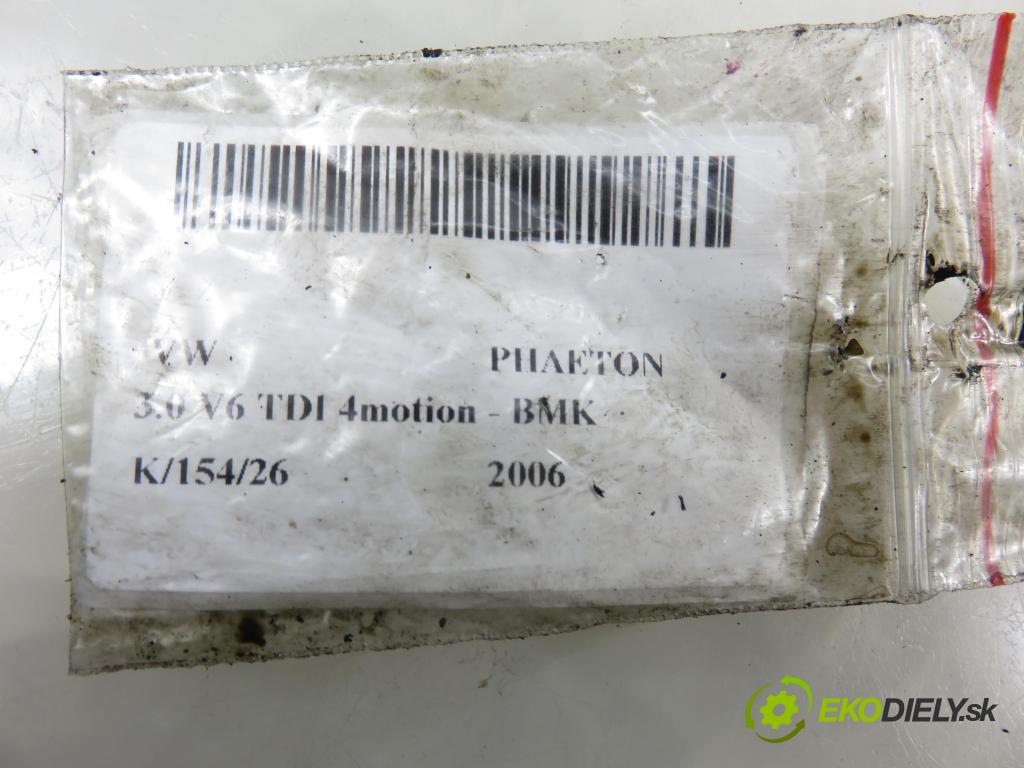 VW PHAETON (3D1, 3D2, 3D3, 3D4, 3D6, 3D7, 3D8, 3D9) SEDAN 2006 165,00 3.0 TDI 2967,00 vstřikovač 059130277S ; 0445115024 (Vstřikovač paliva)