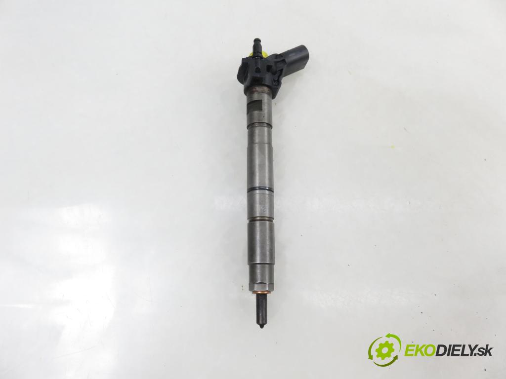 VW PHAETON (3D1, 3D2, 3D3, 3D4, 3D6, 3D7, 3D8, 3D9) SEDAN 2006 165,00 3.0 TDI 2967,00 vstrekovač 059130277S ; 0445115024 (Vstrekovač paliva)