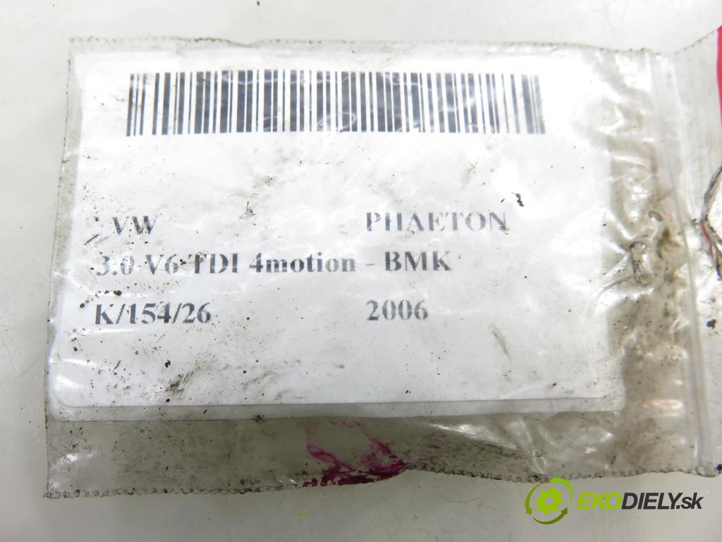 VW PHAETON (3D1, 3D2, 3D3, 3D4, 3D6, 3D7, 3D8, 3D9) SEDAN 2006 165,00 3.0 TDI 2967,00 vstřikovač 059130277S ; 0445115024 (Vstřikovač paliva)