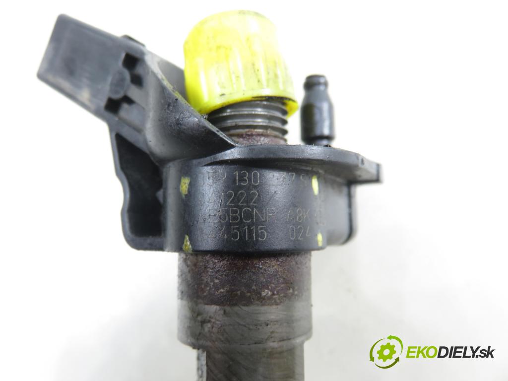 VW PHAETON (3D1, 3D2, 3D3, 3D4, 3D6, 3D7, 3D8, 3D9) SEDAN 2006 165,00 3.0 TDI 2967,00 vstřikovač 059130277S ; 0445115024 (Vstřikovač paliva)