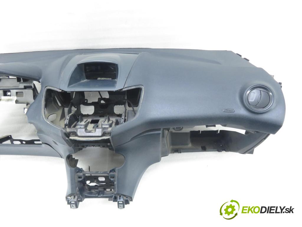 FORD FIESTA VI Van HB 2010 51,00 1.4 TDCi - KVJA 1399,00 palubovka
