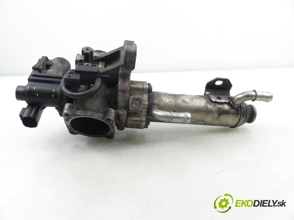 VOLVO S60 I (384) SEDAN 2006 136,00 2.4 D5 - D 5244 T4 2400,00 VENTIL: EGR 30743863 ; 70056103 ; 880765R