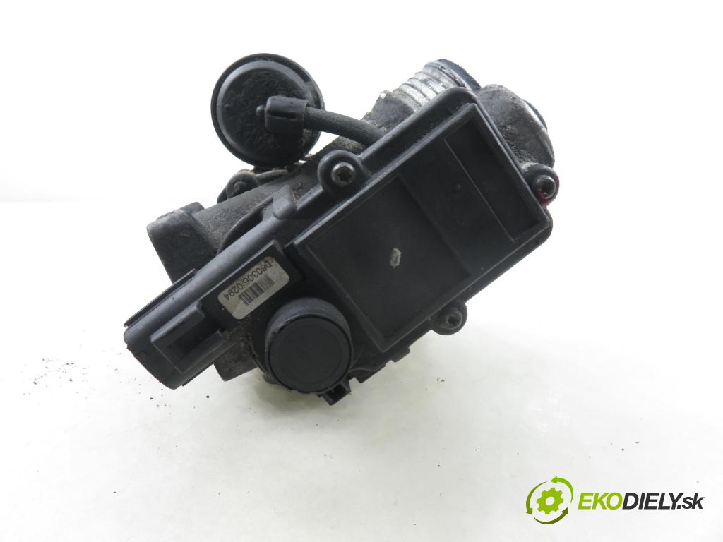 VOLVO S60 I (384) SEDAN 2006 136,00 2.4 D5 - D 5244 T4 2400,00 VENTIL: EGR 30743863 ; 70056103 ; 880765R