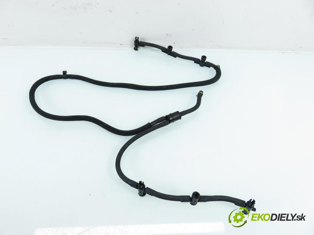 PORSCHE CAYENNE II (92A) SUV 2010 176,00 3.0 Diesel - M 05.9E 2967,00 rúrka PŘEVOD VSTŘIKOVAČE: 059130218AD