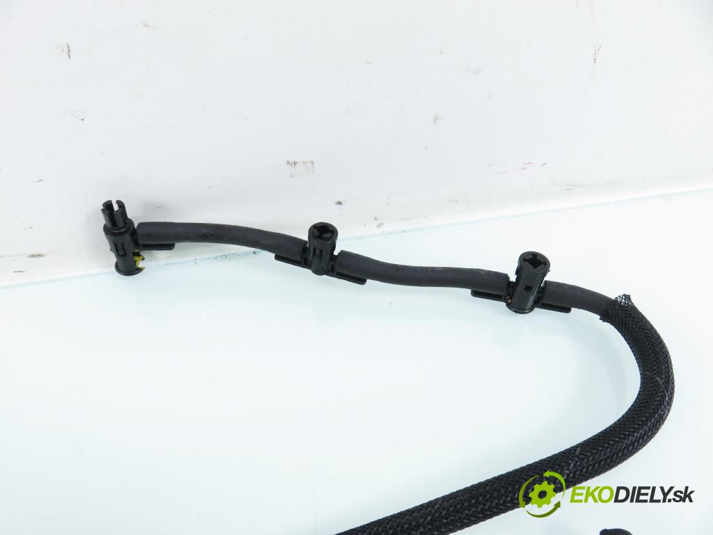 PORSCHE CAYENNE II (92A) SUV 2010 176,00 3.0 Diesel - M 05.9E 2967,00 rúrka PŘEVOD VSTŘIKOVAČE: 059130218AD