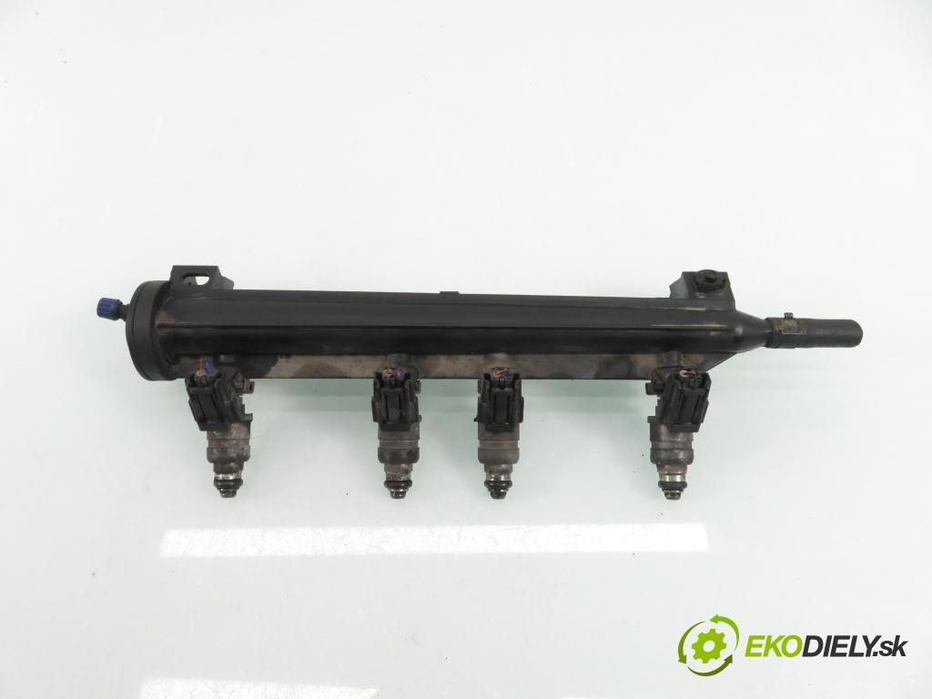 SKODA OCTAVIA II (1Z3) LIFTBACK 2012 75,00 1.6 - BSE 1595,00 lišta vstřikovací 06A906031BT ; 06A133317AS (Vstřikovací lišta)