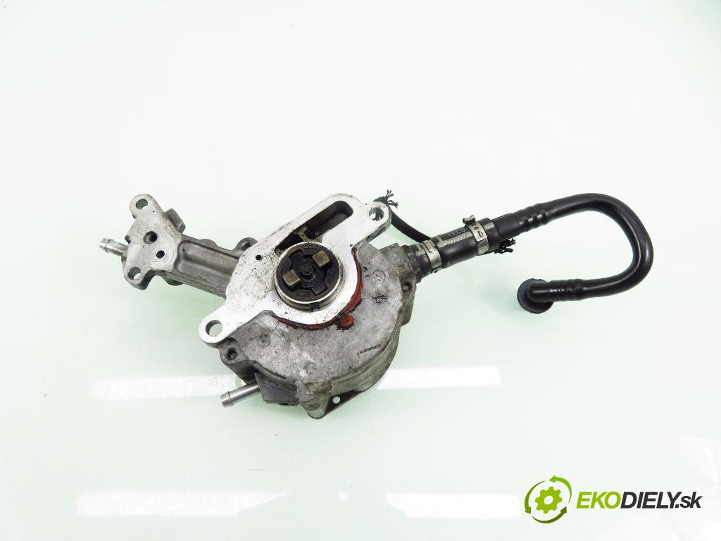 VW PASSAT B5.5 (3B3) SEDAN 2003 96,00 1.9 TDI - AWX 1896,00 pumpa vakuová 038145209C