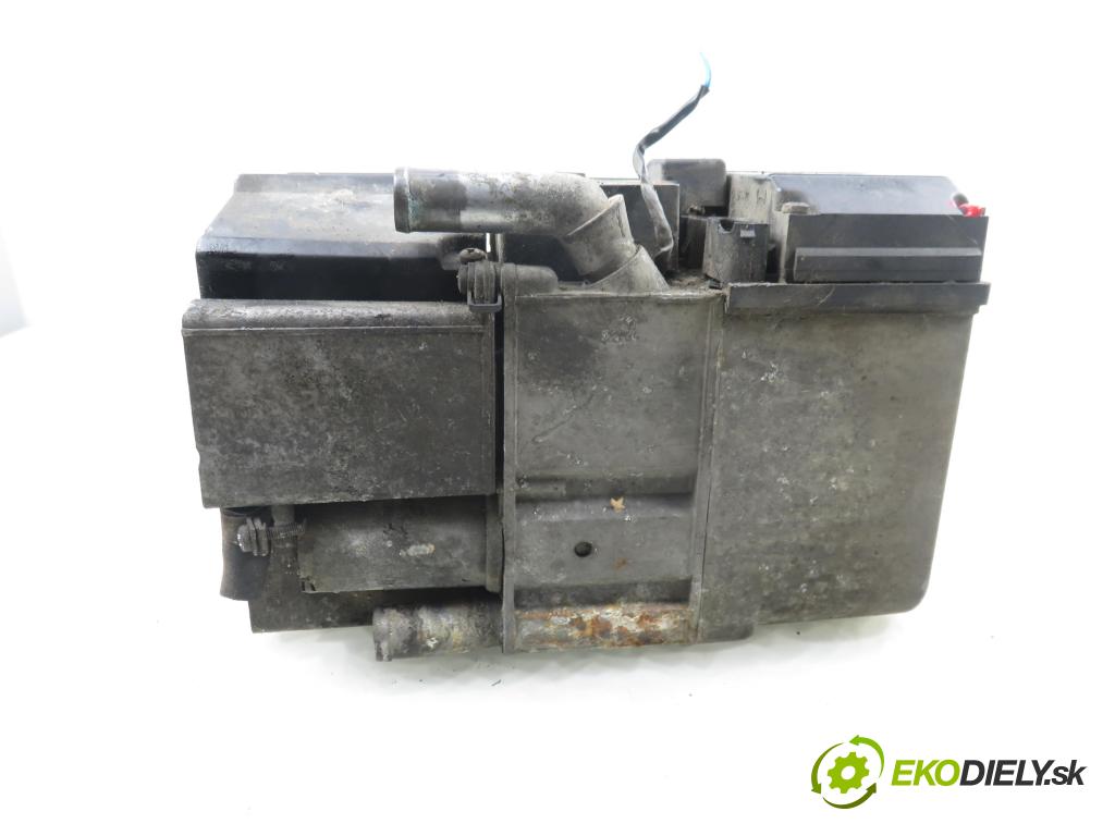 AUDI A3 (8L1) HB 2000 81,00 1.9 TDI 110 - AHF 1896,00 Webasto 90889B (Webasto (nezávislé topení))