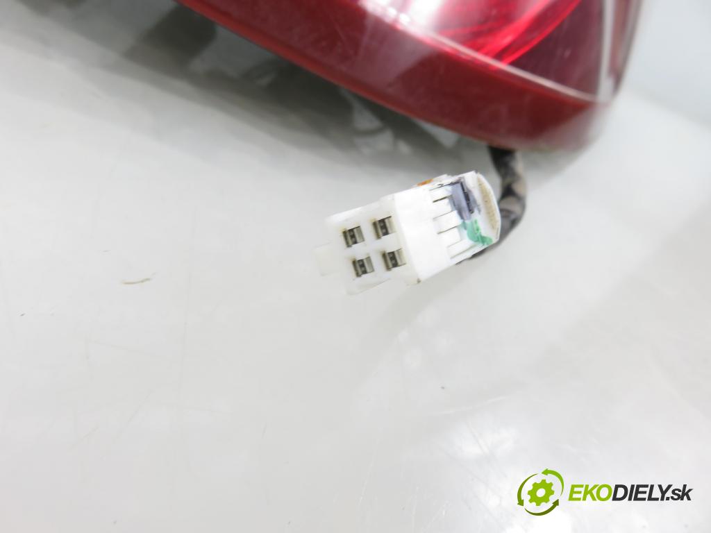 SUBARU LEGACY IV Kombi (BP) KOMBI 2007 121,00 2.0 16V DOHC AWD (BP5) - EJ204 EJ20F BiFuel 1994,00 Svetlo pravé zadné