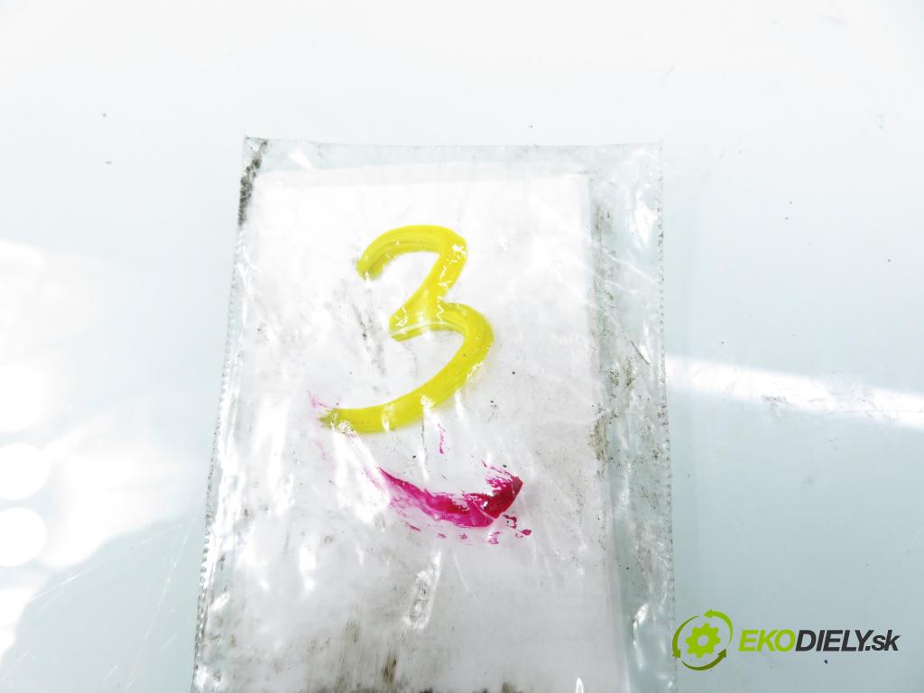 PORSCHE CAYENNE II (92A) SUV 2010 176,00 3.0 Diesel - M 05.9E 2967,00 vstřikovač 059130277BE ; 0445116023 (Vstřikovač paliva)