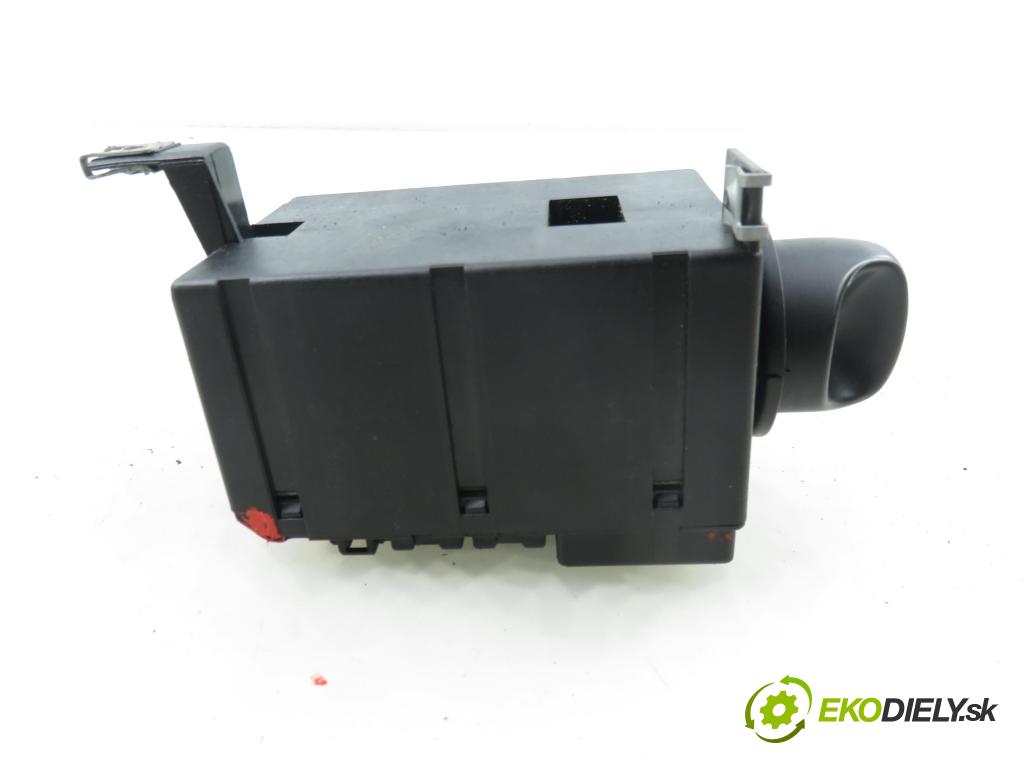 MERCEDES-BENZ VANEO (414) MINIVAN 2002 92,00 1.9 (414.700) - M 166.991 1898,00 prepínač svetlá 1685450104