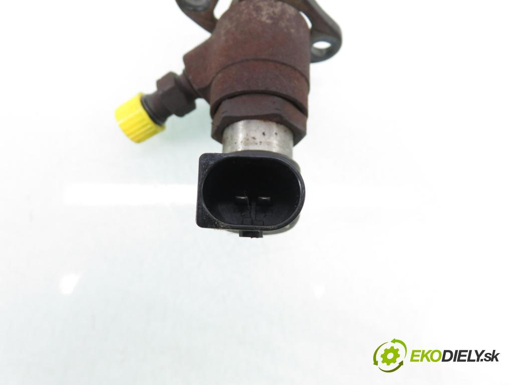 CITROEN C5 III Break (RW_) KOMBI 2008 150,00 2.7 HDi - UHZ (DT17BTED4) 2720,00 vstřikovač 5U3Q9K546AA (Vstřikovač paliva)