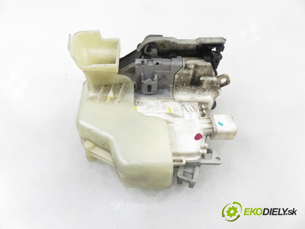 AUDI Q5 (8R) SUV 2010 176,00 3.0 TDI quattro - CCWA 2967,00 zámok 8J1837015C