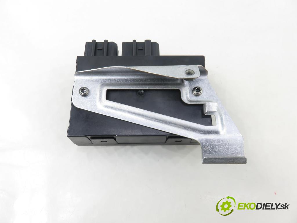 VW GOLF IV Variant (1J5) KOMBI 2002 74,00 1.9 TDI PD 101 - AXR 1896,00 MODUL komfortu 1C0959799B