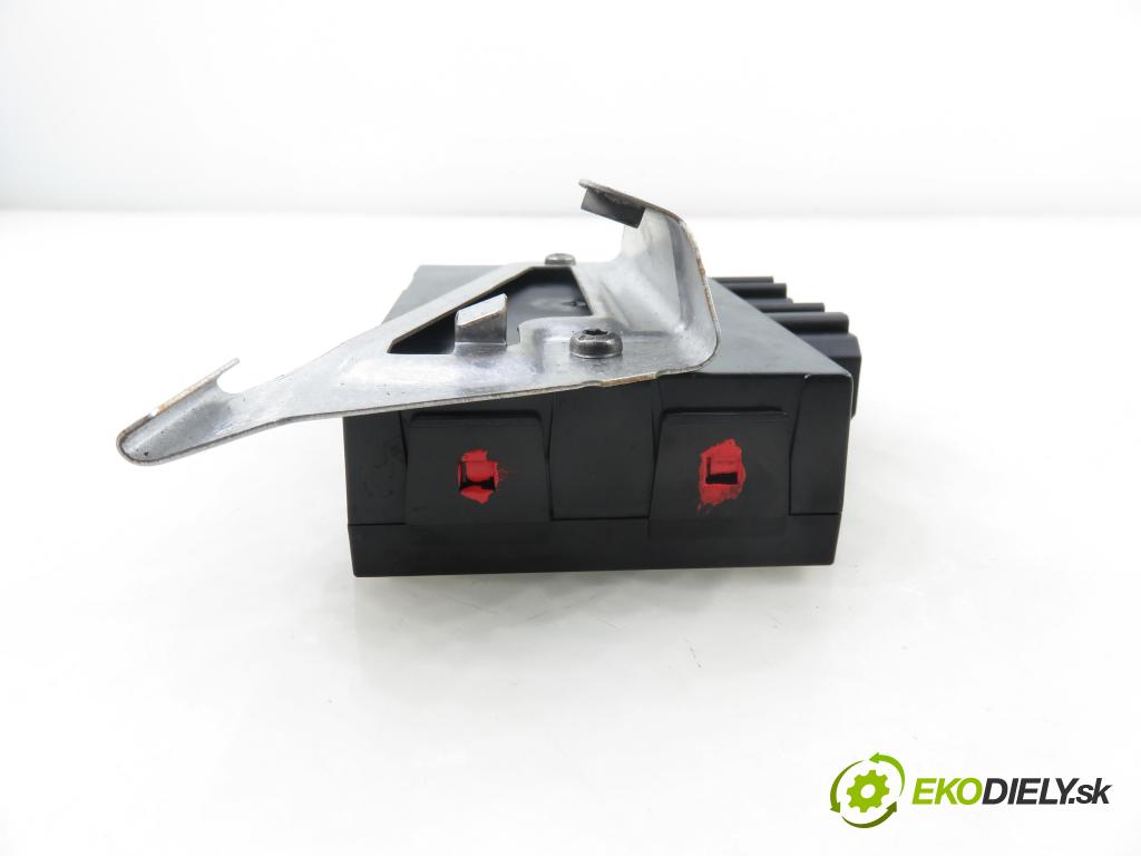 VW GOLF IV Variant (1J5) KOMBI 2002 74,00 1.9 TDI PD 101 - AXR 1896,00 MODUL komfortu 1C0959799B