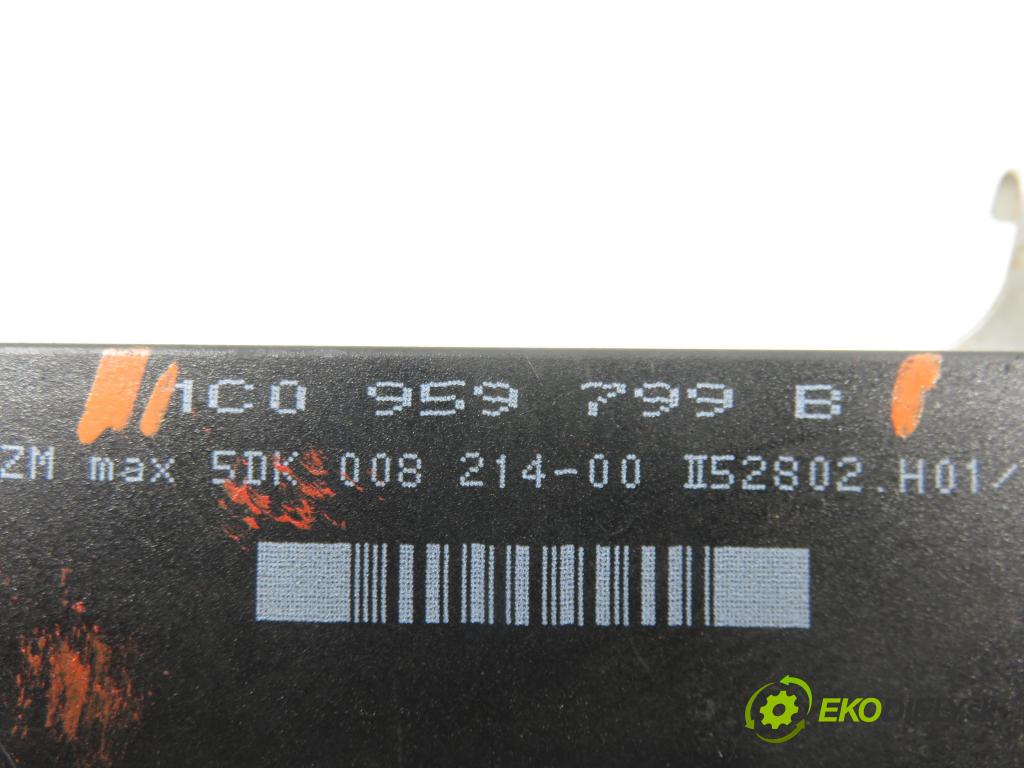 VW GOLF IV Variant (1J5) KOMBI 2002 74,00 1.9 TDI PD 101 - AXR 1896,00 MODUL komfortu 1C0959799B