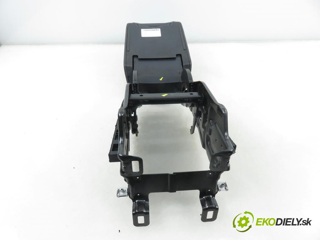 AUDI Q5 (8R) SUV 2010 176,00 3.0 TDI quattro - CCWA 2967,00 Lakťová opierka 8R0864283A